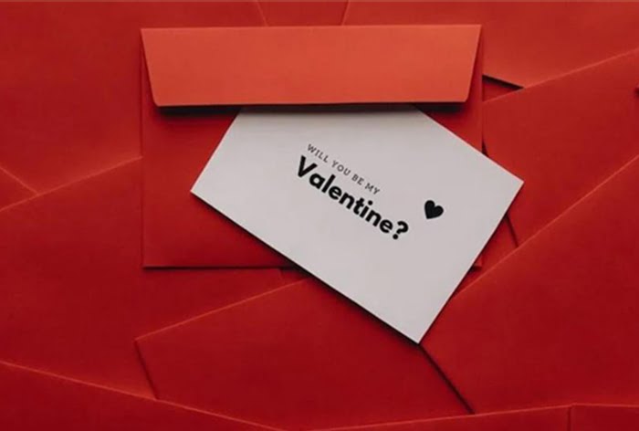 10 Best Valentine Day Gifts For Girlfriend 2023